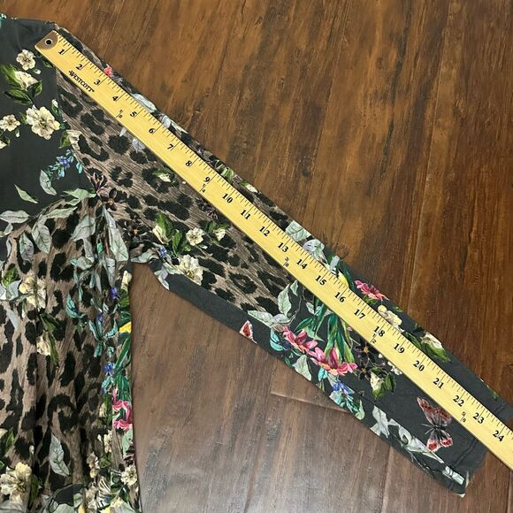 JOHNNY WAS Ash Bird Leopard Favorite Long Sleeve V-Neck Swing Tee - Picture 11 of 11